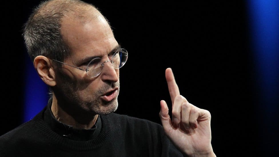Steve Jobs: “Your presentation is pedantic and boring.”